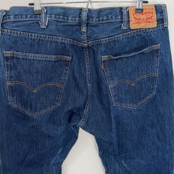 Levis 501 Button-Fly Medium Wash Straight-Leg Denim Jeans Mens Size W40 L30 - Picture 2 of 10